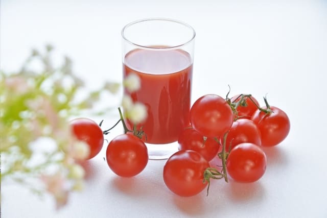 トマトジュースには美白効果があるって本当？インナーケアで美肌を目指そう！